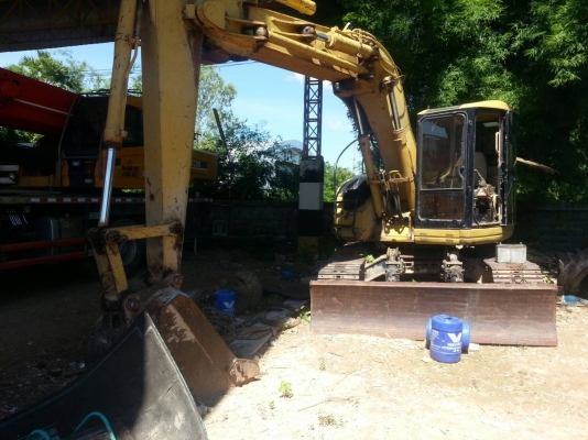 ขายด่วน แม็คโคร CAT 313B SR สภาพสวยพร้อมใช้งาน เครื่องปั้มดีเยี่ยม รถใช้งาน8พันกง่าชั่วโมง โซ่ช่วงล่างเต็ม เอวแน่น รถพร้อมทำงานครับ