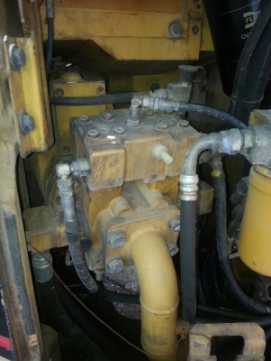 ขายด่วน แม็คโคร CAT 313B SR สภาพสวยพร้อมใช้งาน เครื่องปั้มดีเยี่ยม รถใช้งาน8พันกง่าชั่วโมง โซ่ช่วงล่างเต็ม เอวแน่น รถพร้อมทำงานครับ