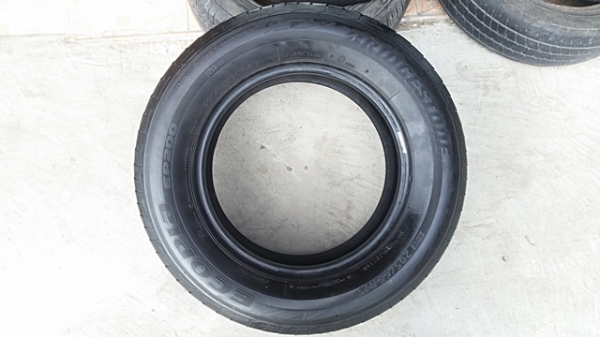 ขายยาง205/65/16 ปี 15 BRIDGESTONE EP200  4 เส้น