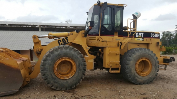 รถตัก CAT 950 F. สนใจติดต่อ 081 - 6079515