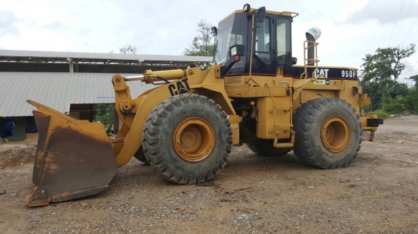 รถตัก CAT 950 F. สนใจติดต่อ 081 - 6079515