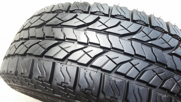 ขายยาง265/70/16 ปี 14 YOKOHAMA AT-S 2 เส้น