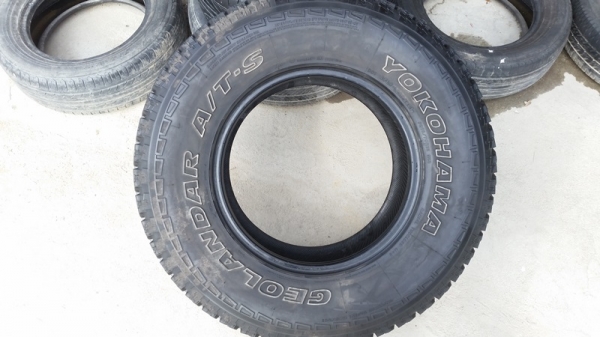 ขายยาง265/70/16 ปี 14 YOKOHAMA AT-S 2 เส้น