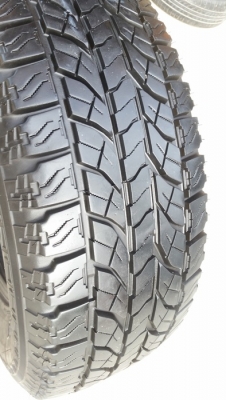 ขายยาง265/70/16 ปี 14 YOKOHAMA AT-S 2 เส้น