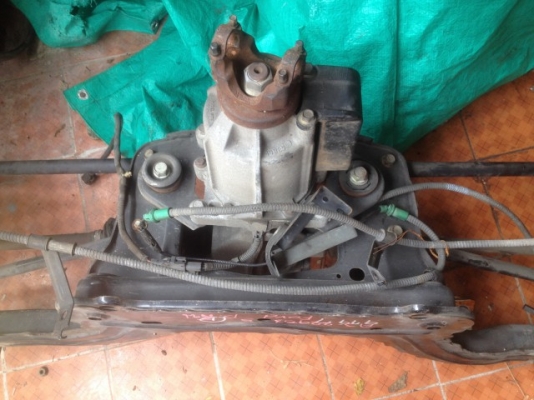 เฟืองท้ายติดเเพหลังตามรูป FORD ESCAPE 3.0 เก่าญี่ปุ่นเเท้สภาพดี