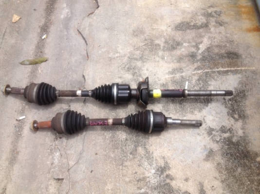 เพลาขับหน้า FORD ESCAPE 3.0 เก่าญี่ปุ่นเเท้สภาพดีคู่ละ