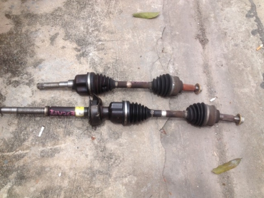 เพลาขับหน้า FORD ESCAPE 3.0 เก่าญี่ปุ่นเเท้สภาพดีคู่ละ