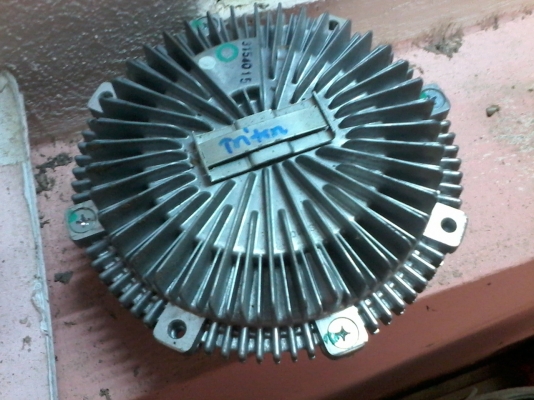 ฟรีปั้ม MITSHIBISHI TRITON แท้ใหม่