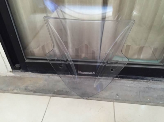 ขายชิวหน้า KAWASAKI NINJA 300 แท้ ราคา 500 บาท