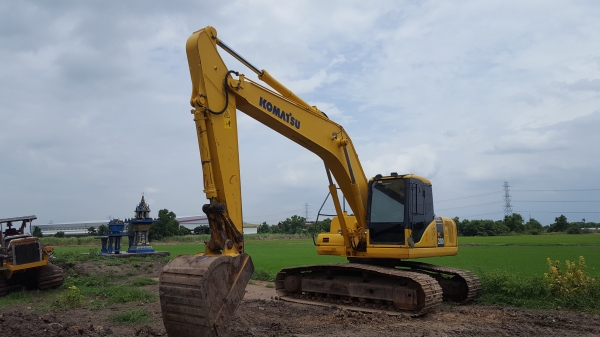 ขายKomatsu PC 200-7