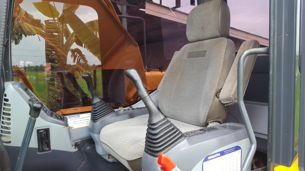 ขายKomatsu PC 200-7