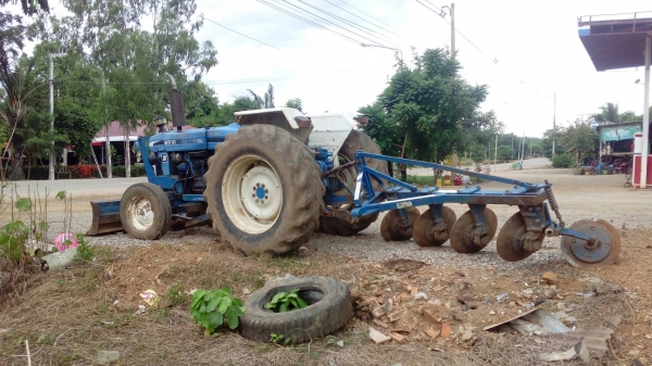 FORD 6610  รถพร้อมใช้งาน