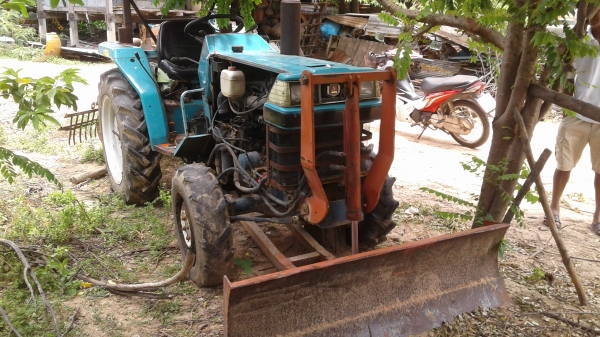 ขายตามสภาพรถไถซันชาย   L1คูโบต้า22แรงมีพานหลังมีฝาครอบครบ