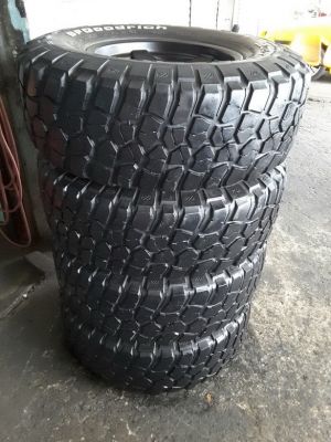 Max + BF Km2 ขนาด 285/75/16 ปี13 สวยๆ 1ชุด