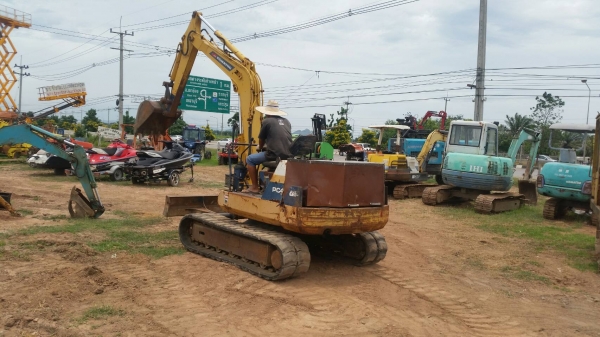 ขายครับ รถขุด แบคโฮ KOMATSU PC 40-6 แทรคยาง เก่านอก ทำงานไว พร้อมใช้ ขายครับ รถขุด แบคโฮ KOMATSU PC 40-6 แทรคยาง เก่านอก ทำงานไว พร้อมใช้
