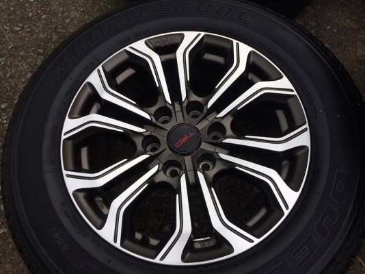 Fortuner TRD5 พร้อมยางป้ายแดง ปี 16 Fortuner TRD5 พร้อมยางป้ายแดง ปี 16