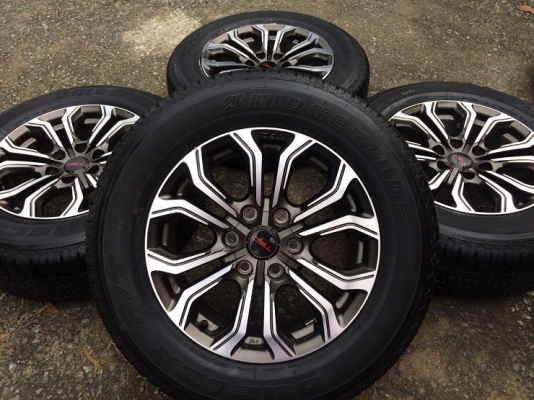 Fortuner TRD5 พร้อมยางป้ายแดง ปี 16 Fortuner TRD5 พร้อมยางป้ายแดง ปี 16