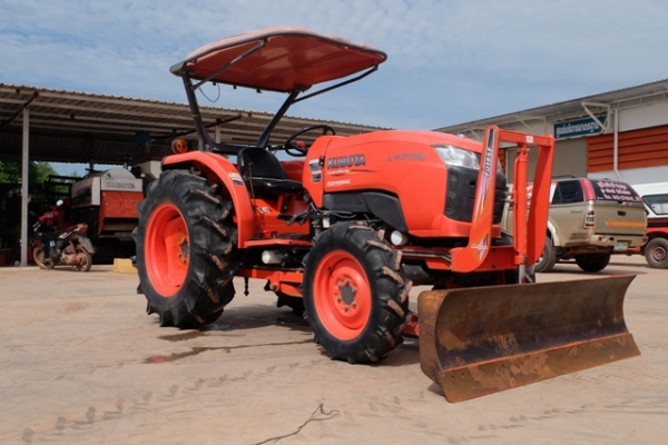 รถไถ L4708 อุปกรณ์ ใบมีด + ผาน 1 ตัว ดาวน์ 5,000 บาท โทร089-0111624