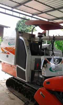 ขายรถเกี่ยวข้าว คูโบต้า DC70 Gอุ้ม ปี55พร้อมรถลากสาลี่ ทำงาน1,3&times;&times; ชม. ช่วงล่างดีไซโลสวย เอกสารเล่มทะเบียนครบ