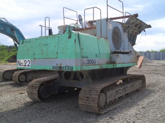 Stone Crusher Komatsu BR300-1 ใช้งานน้อย นำเข้าจากญี่ปุ่น ราคาไม่แพงเลยครับ