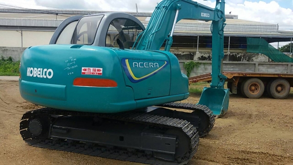 ขายรถแบคโฮ KOฺBELCO 100 MARK 5 เครื่อง 4BD1 แทรคเหล็ก เครื่องดี ปั๊มดี เอวแน่น ไฟฟ้าครบ  รถเก่าญี่ปุ่น ติดต่อ 089-7949488