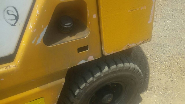 ขายรถยก TCM FG25 N2 เครื่องเบนซิน  H20 เสาสูง 3 เมตร  ยกได้ 2.5 ตัน รถนำเข้า สนใจติดต่อ 089-7949488