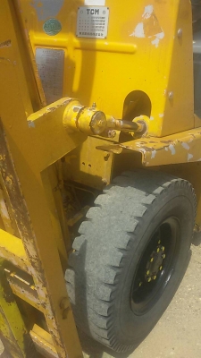 ขายรถยก TCM FG25 N2 เครื่องเบนซิน  H20 เสาสูง 3 เมตร  ยกได้ 2.5 ตัน รถนำเข้า สนใจติดต่อ 089-7949488