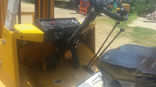 ขายรถยก TCM FG25 N2 เครื่องเบนซิน  H20 เสาสูง 3 เมตร  ยกได้ 2.5 ตัน รถนำเข้า สนใจติดต่อ 089-7949488