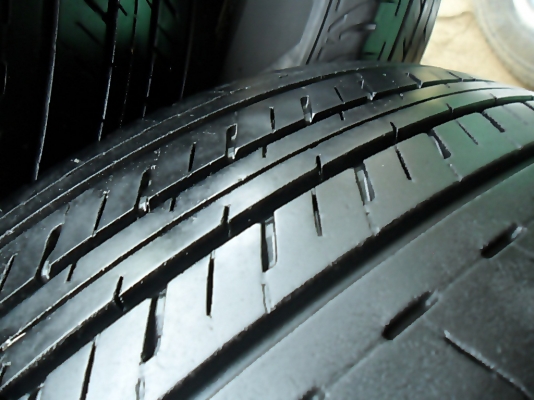 ยางกระบะ16 บริดสโตน215-65-R16 ลงพื้นปี14 (4เส้น3,400)