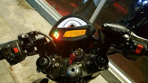 Er6n ปี2009 รถพร้อมใช้ ภาษีไม่ขาด พร้อมโอน