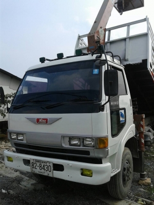 หัว Hino FC ญี่ปุ่นกระจกประตูซ้ายมีตู้แอร์แล้ว