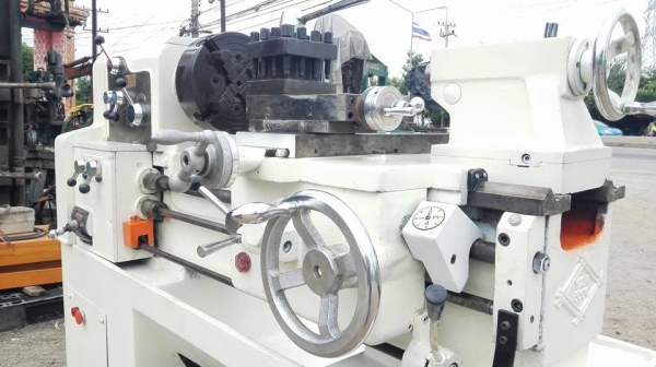 ** SOLD ** กลึงแยม YAM 4 ฟุต 3 เพลาเบรค ฐานเหล็กหล่อรุ่นหายาก สภาพนางฟ้าเก็บทุกเม็ดมาเทสได้!!