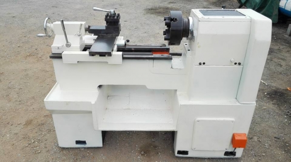 ** SOLD ** กลึงแยม YAM 4 ฟุต 3 เพลาเบรค ฐานเหล็กหล่อรุ่นหายาก สภาพนางฟ้าเก็บทุกเม็ดมาเทสได้!!