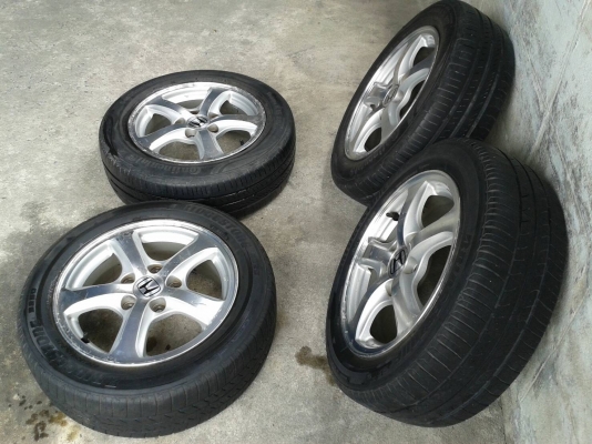 ล้อฮอนด้าขอบ15นิ้ว5รู พร้อมยาง สวยๆ 4 ล้อ ราคา 3900 บาท ล้อฮอนด้าขอบ15นิ้ว5รู พร้อมยาง สวยๆ 4 ล้อ ราคา 3900 บาท