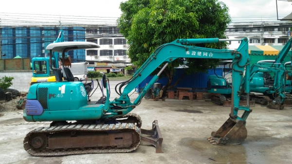ขายค่ะ....KOMATSU  PC45-1  เก่าญี่ปุ่น...สภาพสวย...เดิมๆ..เครื่งปั๊มดี...ระบบคล่อง...โทร.089-3818694....ดวงนภา.