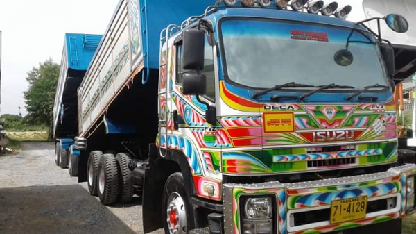 ขายคะ ISUZU 300 แรง ปี52กะบะเนียมดั้ม ลูกสาม คานแท้ราคา 2,180,000 ยอดจัด 1,600,000 โดยประมาร สนใจ ไอดีไลท์ ploymat555