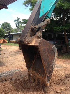 ขายรถขุดแบ็คโค SK200-5มาร์คไฟว์ธรรมดา สภาพใช้งานปกติ เอกสารใบซื้อขาย