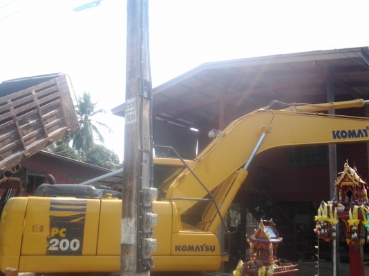 KOMATSU PC200-7 สวยๆเต็ม100 KOMATSU PC200-7 สวยๆเต็ม100