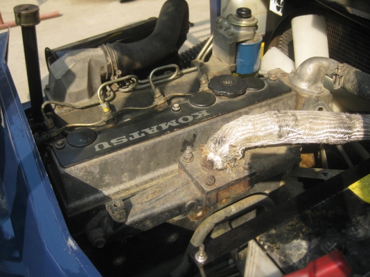 ขายรถยกFORKLIFT KOMATSU FD25-11เครื่องยนต์ดีเชล ล้อคู่ สูง4เมตรมีงาสาม พร้อมใช้งาน