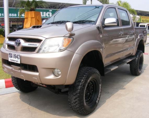 วีโก้ 2.5 4x4 ยกสูง แต่งไปกว่าสองแสน วีโก้ 2.5 4x4 ยกสูง แต่งไปกว่าสองแสน