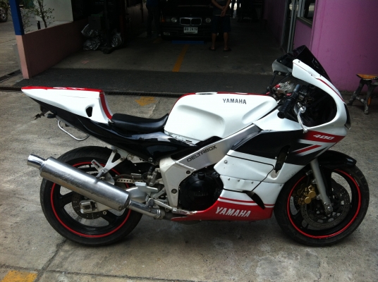 ขาย Yamaha Fzr 400สีทําใหม่ ทะเบียนสวย