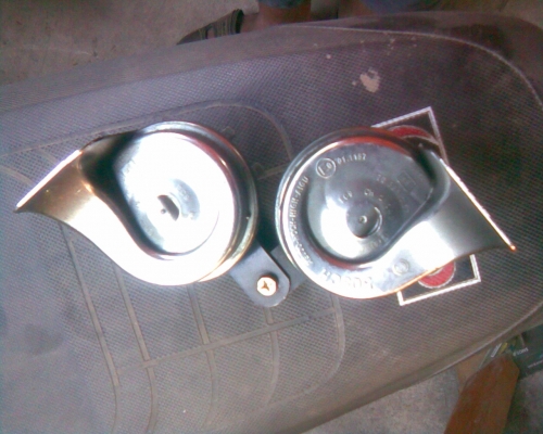 แตรคู่เสียงเพราะของเบนซ์ /ซีตองเดิมๆครับ