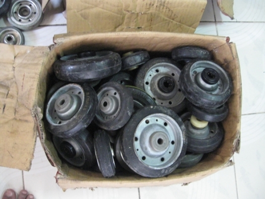 ขายล้อรถเข็น มีเกือบ100อัน ขายเหมาถูกๆ ขายล้อรถเข็น มีเกือบ100อัน ขายเหมาถูกๆ