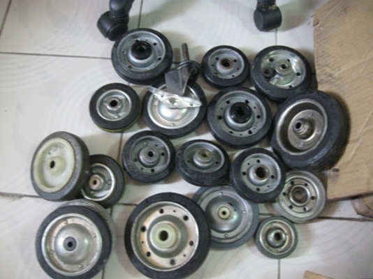 ขายล้อรถเข็น มีเกือบ100อัน ขายเหมาถูกๆ ขายล้อรถเข็น มีเกือบ100อัน ขายเหมาถูกๆ