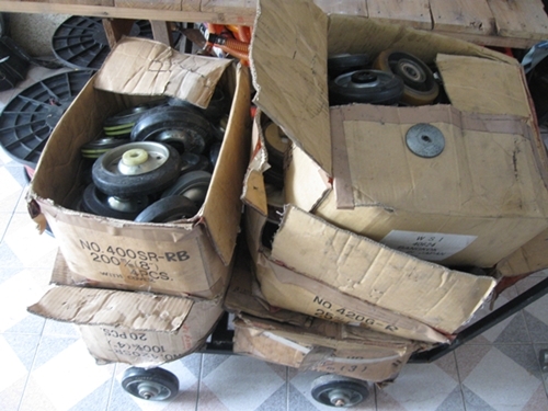 ขายล้อรถเข็น มีเกือบ100อัน ขายเหมาถูกๆ ขายล้อรถเข็น มีเกือบ100อัน ขายเหมาถูกๆ