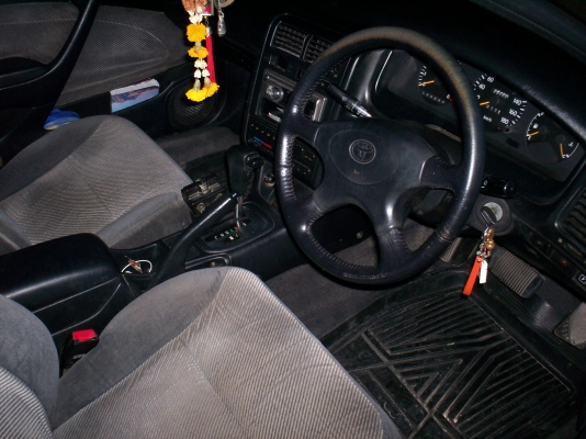 TOYOTA CORONA 2.0GLI AUTOท้ายแยก LPG 145,000บาท