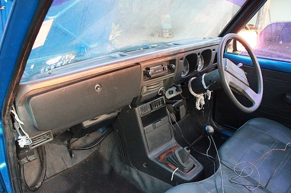 แก้ไขนะครับ  มาสด้า  1300    5  เกียร์