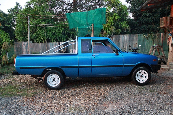 แก้ไขนะครับ  มาสด้า  1300    5  เกียร์