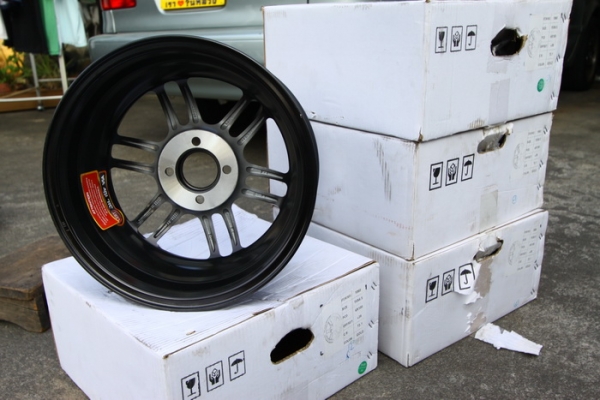 ล้อ15 RPF1 4รู100 กว้าง6.5 ออฟ38 สีดำด้านและสีทองมือ1