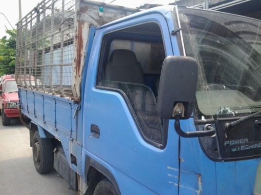 ISUZU NKR ปี 54 พร้อมใช้งาน ISUZU NKR ปี 54 พร้อมใช้งาน